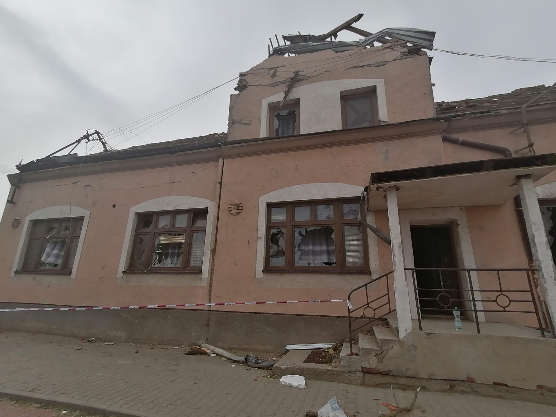 Zničená hospoda ve Velkomoravské ulici