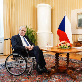 Prezident Miloš Zeman a moderátorka Terezie Tománková v pořadu Partie na CNN Prima NEWS