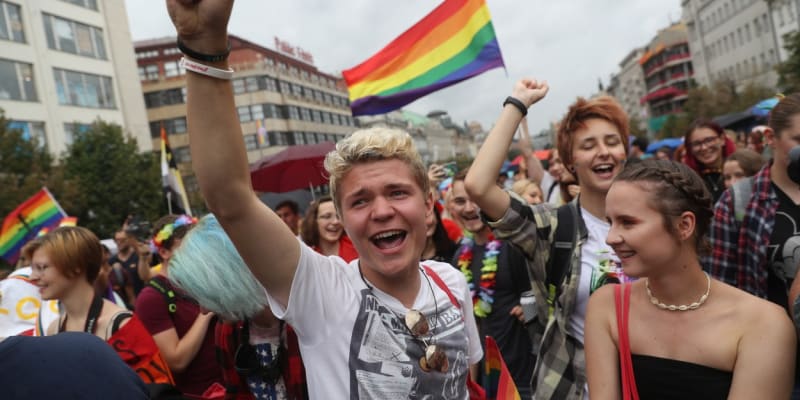 Pochod Prague Pride za práva homosexuálů