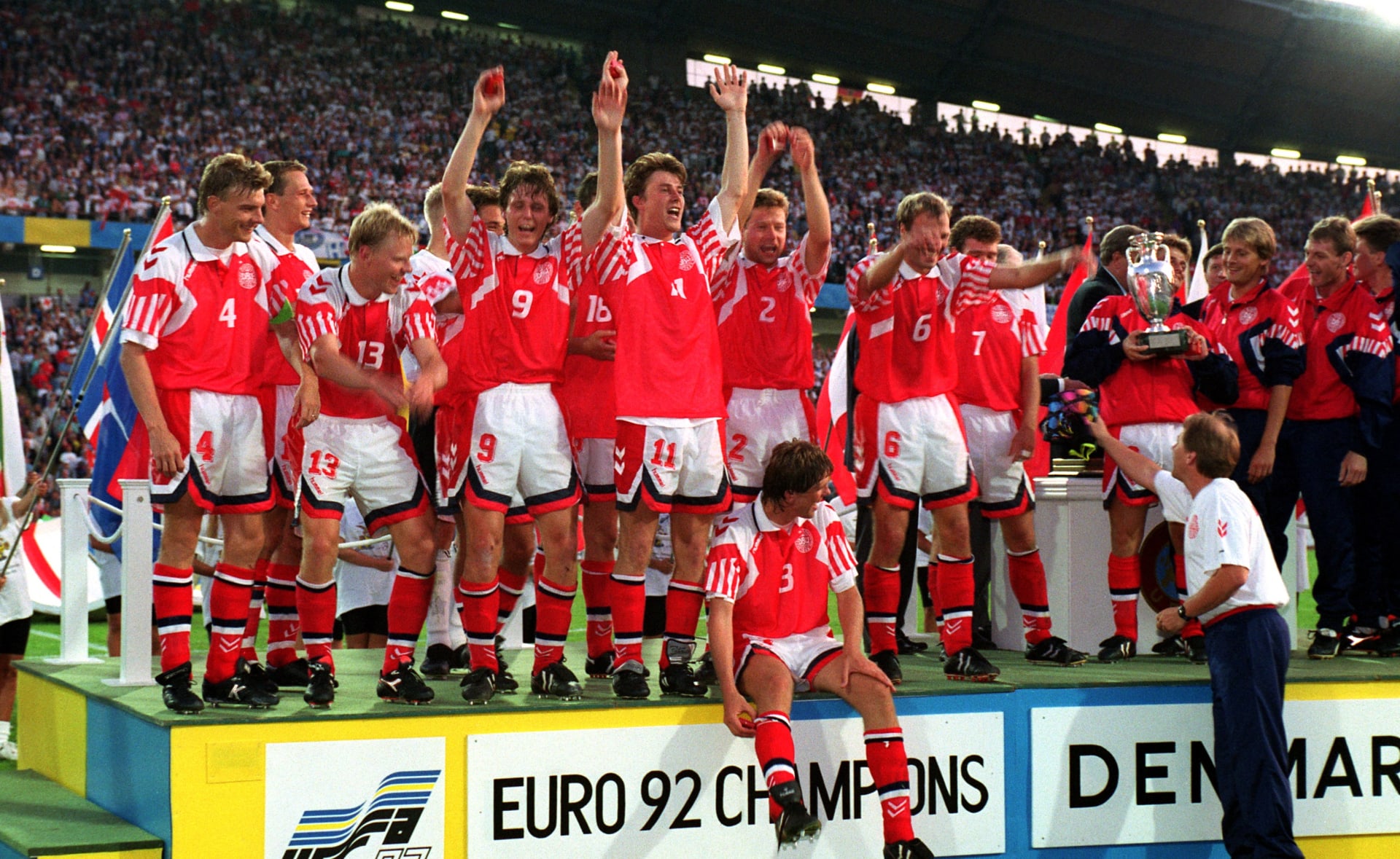 Na mistrovství Evropy vůbec neměli hrát, nakonec ho celé ovládli. Dánové před 29 lety šokovali.
