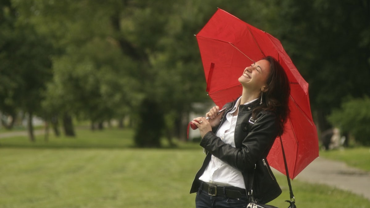 Dívka s deštníkem