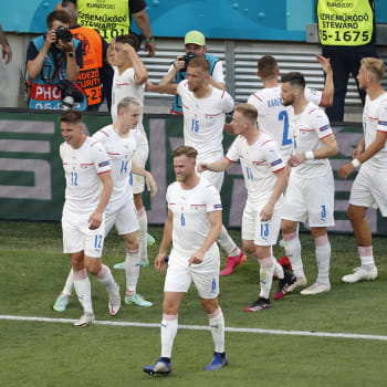 Čeští fotbalisté slaví na euru gól proti Nizozmesku