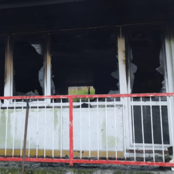 Požár vybydlených paneláků v Litvínově