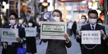 Japonsko vystavilo veřejnému lynči covidové hříšníky. Chce je zostudit a donutit poslouchat