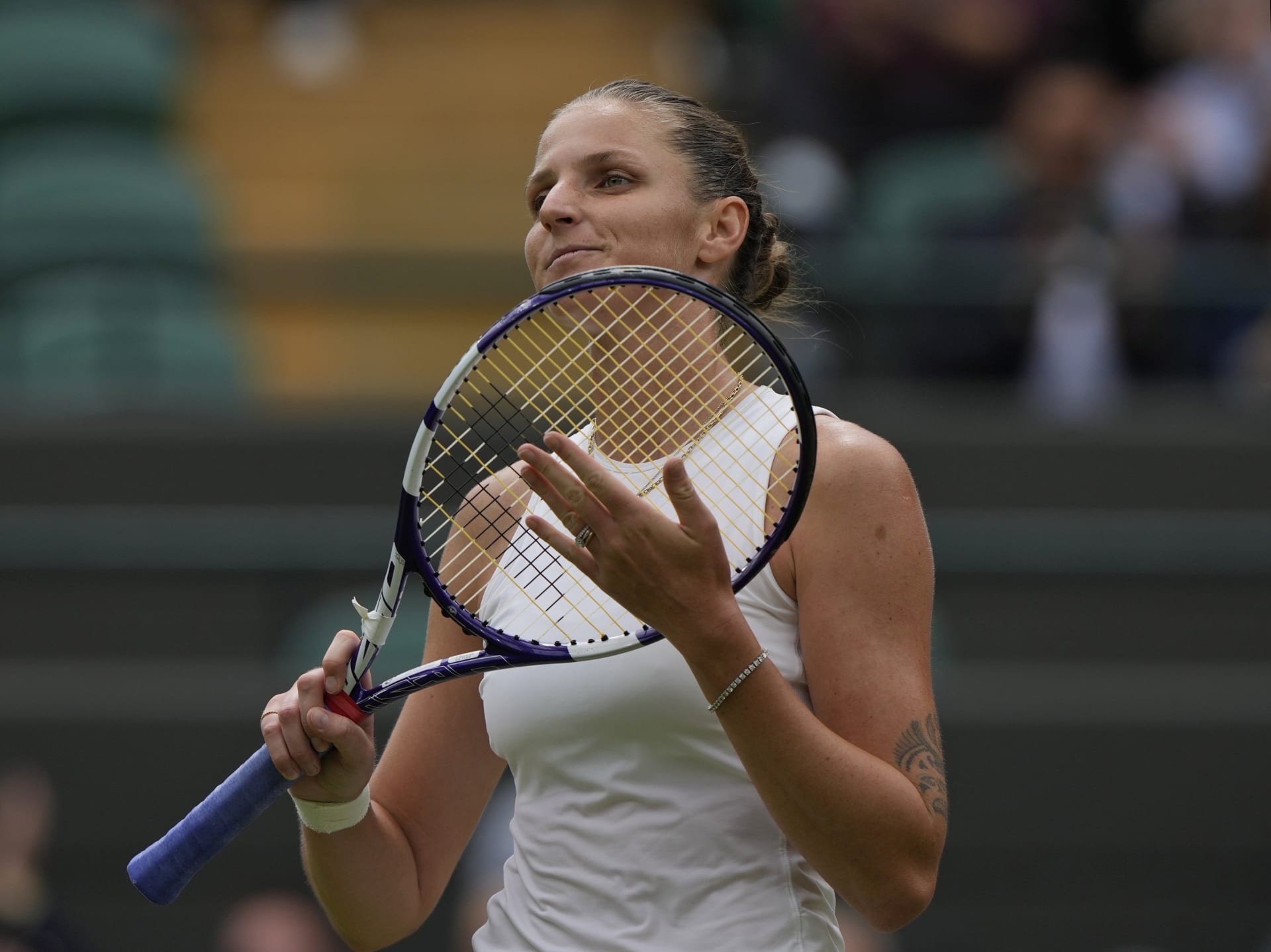 Česká tenistka Karolína Plíšková se raduje z vítězství nad Švýcarkou Viktorijí Golubicovou