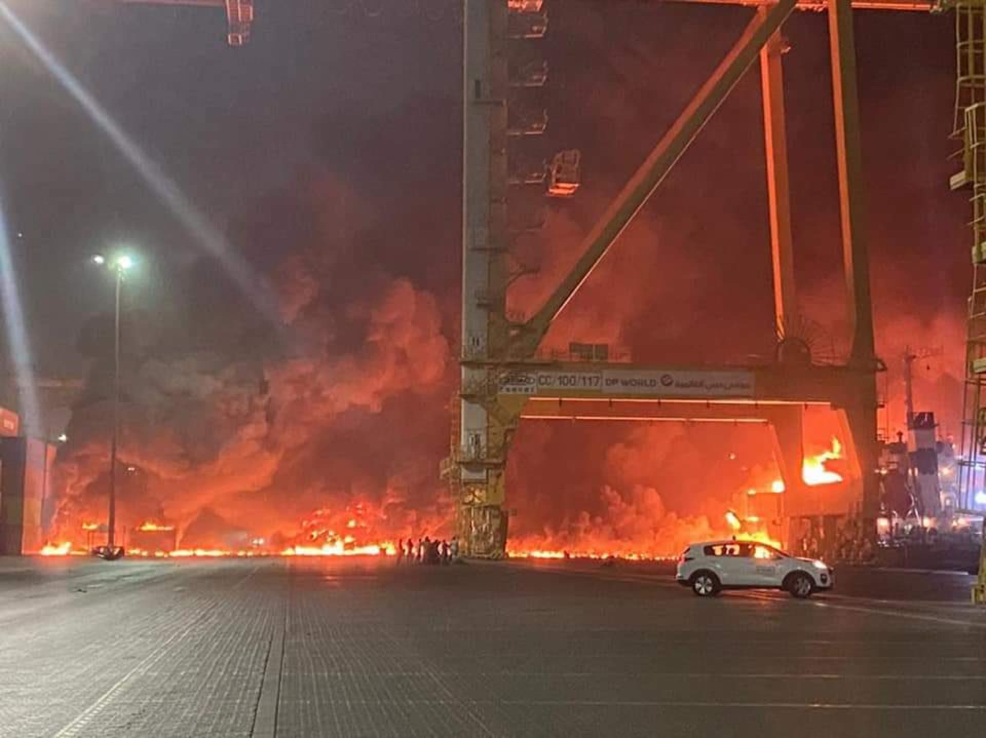 Výbuch na lodi v Dubaji zachytili kolemjdoucí (autor: Ioannis Tryfonas).