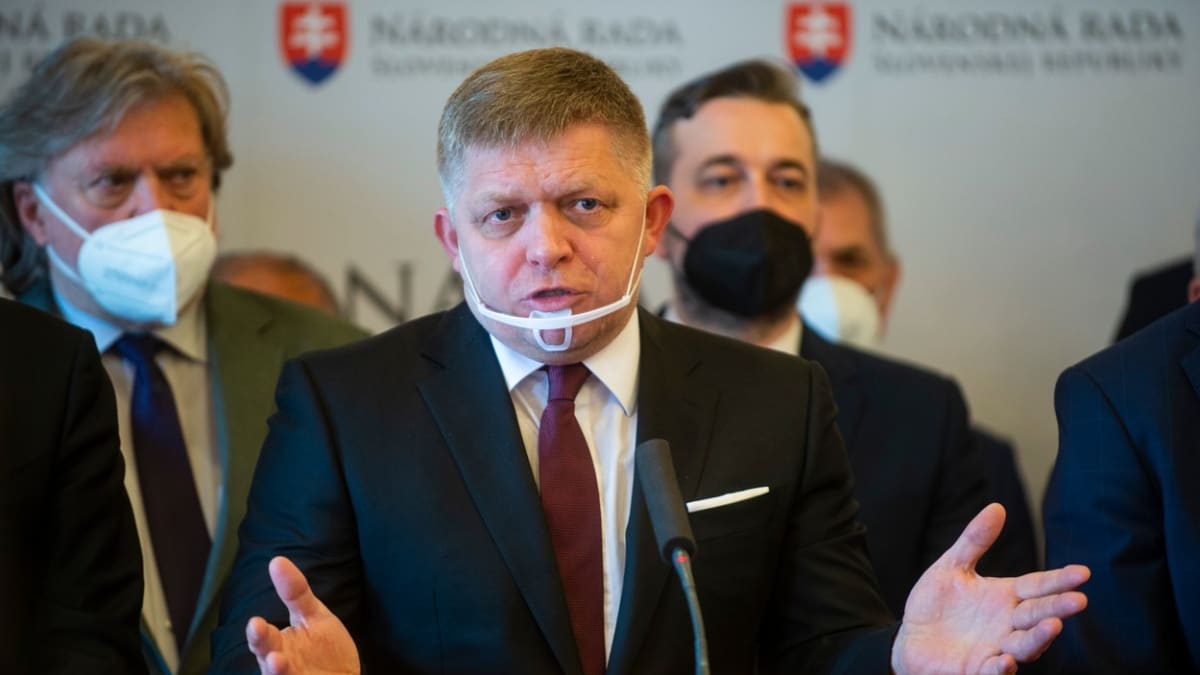 Jedním z představitelů snahy vyvolat referendum o předčasných volbách byl předseda Směru-SD a bývalý dlouholetý slovenský premiér Robert Fico.