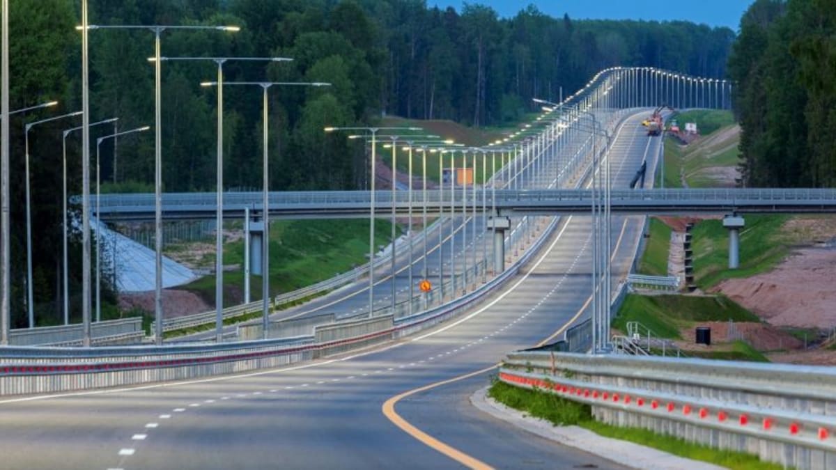 Síť ruských dálnic se v poslední době významně rozšiřuje i zkvalitňuje. Vyšší rychlosti na nových úsecích by tedy podle zákonodárců nemělo nic bránit.