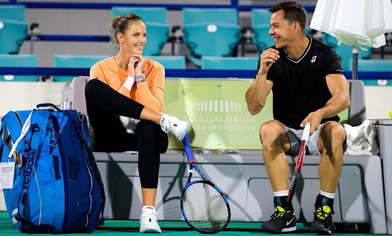 Jedním z úkolů trenéra Aleksandara Bajina je i rozesmát českou tenistku Karolínu Plíškovou.