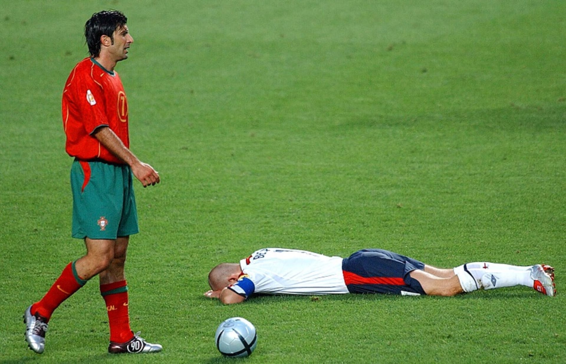 Portugalci zničili Anglii v penaltách hned dvakrát během dvou let, v roce 2004 i 2006.