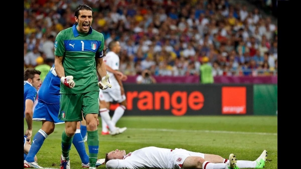 Angličané proti Italům vypadli na penalty už na Euru 2012. 