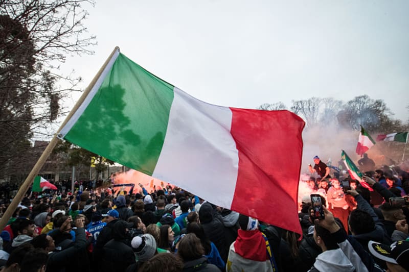 Italští fanoušci během finálového zápasu