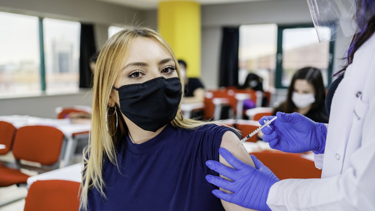 Epidemie koronaviru v ČR dál zpomaluje, v úterý laboratoře odhalily 252 nakažených. (Ilustrační foto)