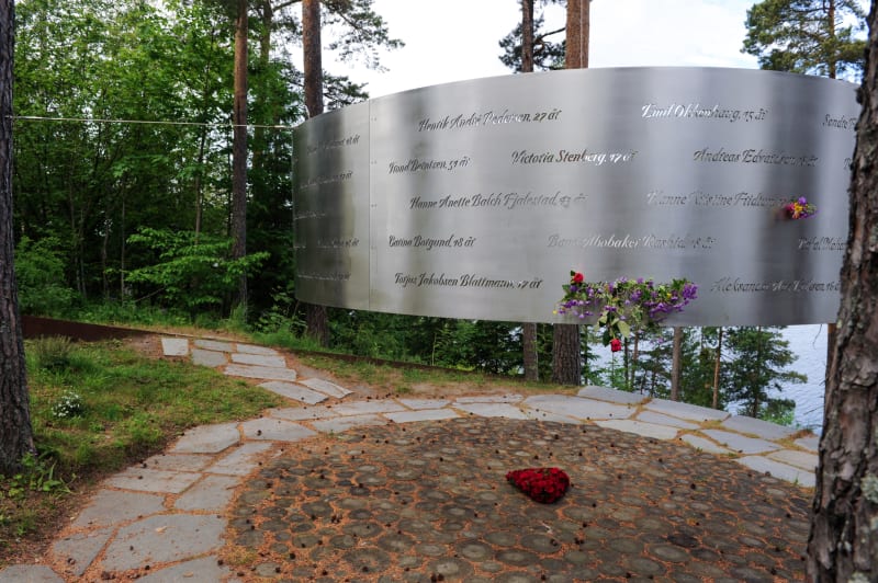 Pamětní místo po výbuchu v norském Oslo, který zosnoval Anders Breivik.