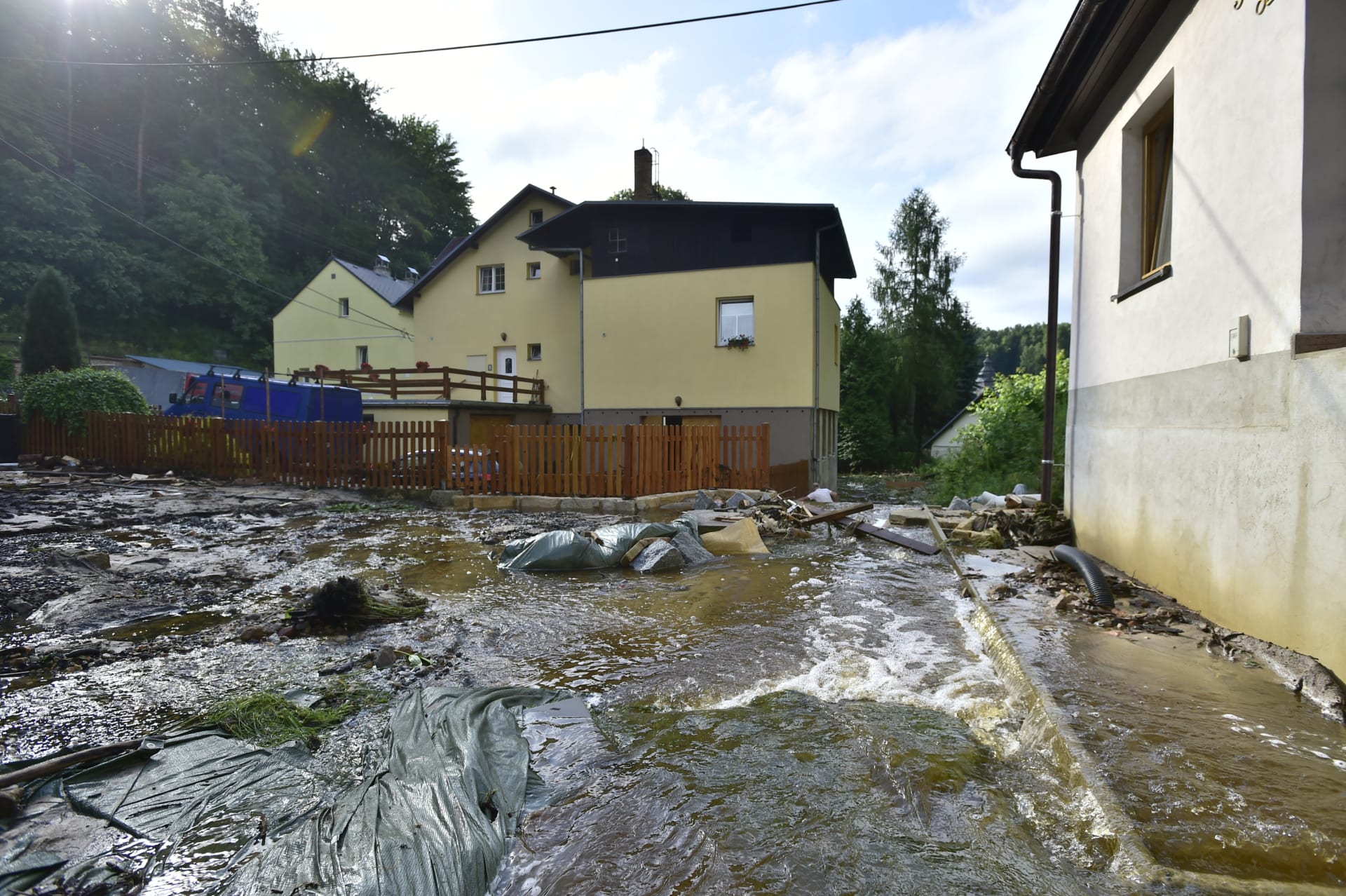 Následky záplav v Saské ulici v Děčíně