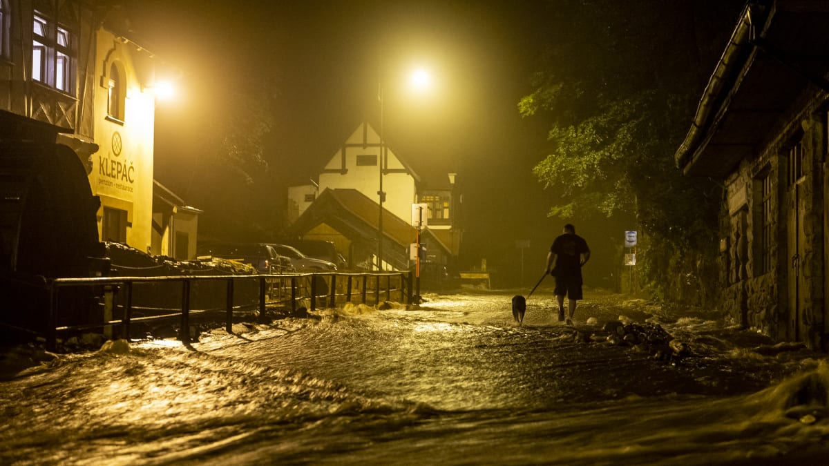 Meteorologové varují před vydatným deštěm i povodněmi. (Ilustrační foto)