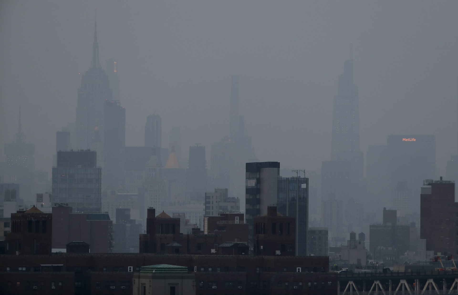 Obyvatelé New Yorku dostali výstrahu před zhoršenou kvalitou vzduchu. 