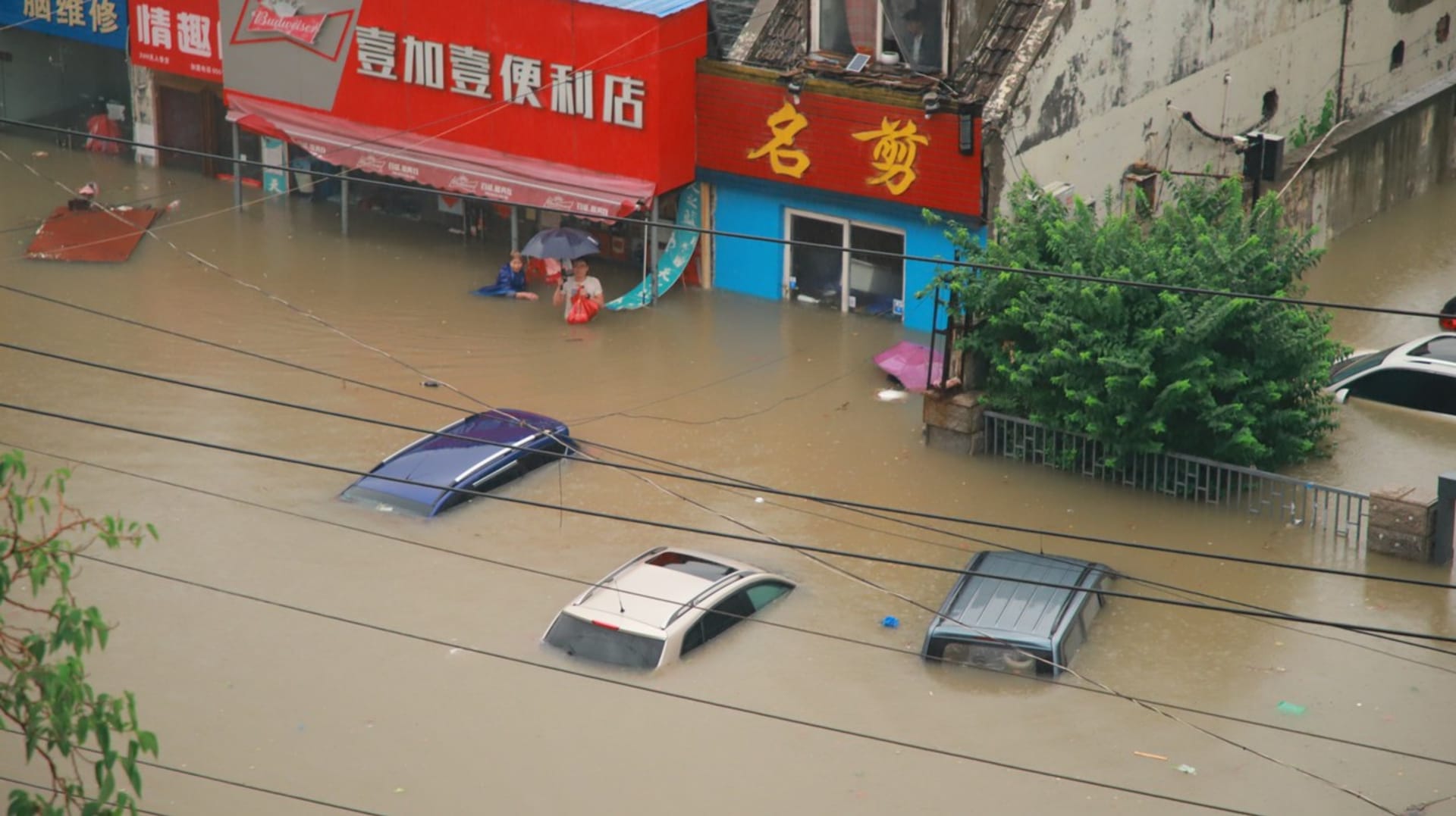 Záběry z červencových záplav v Číně