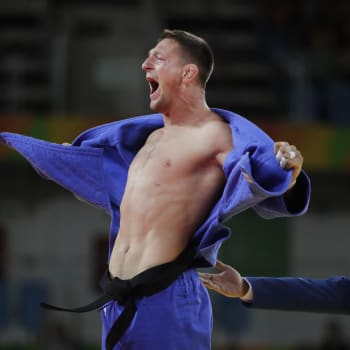 Judista Lukáš Krpálek oslavuje triumf na olympijských hrách v roce 2016.
