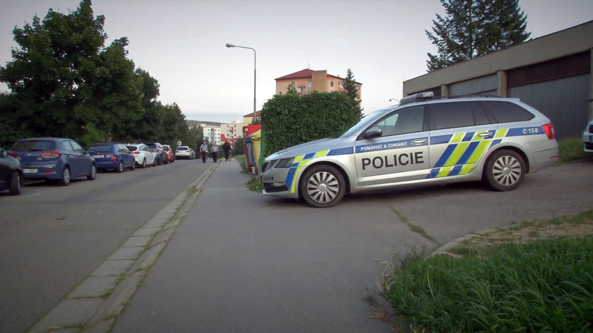 Královéhradečtí policisté mají za sebou náročné vyjednávání s mužem, který se doma zabarikádoval a vyhrožoval jim smrtí. (Ilustrační foto)