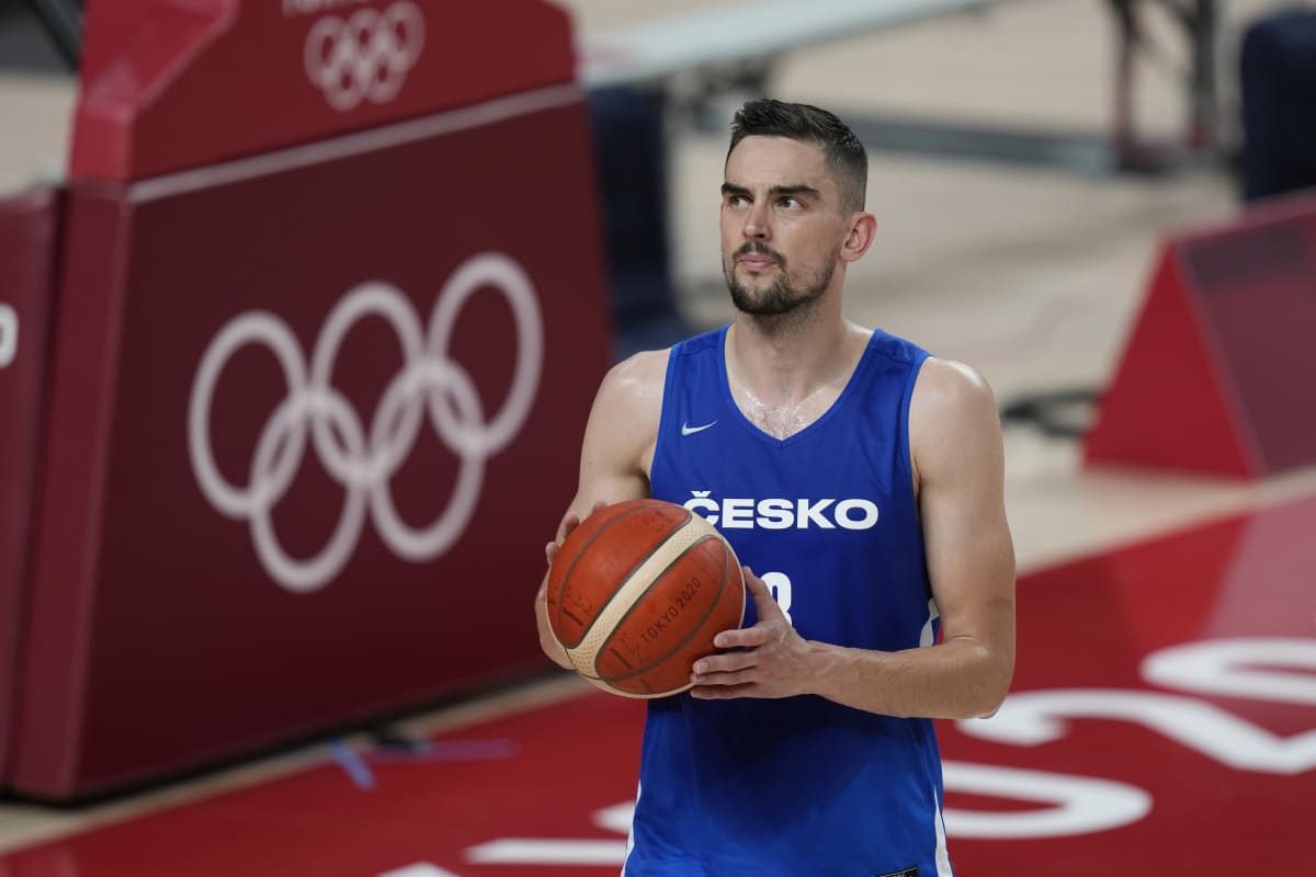 Český basketbalista Tomáš Satoranský