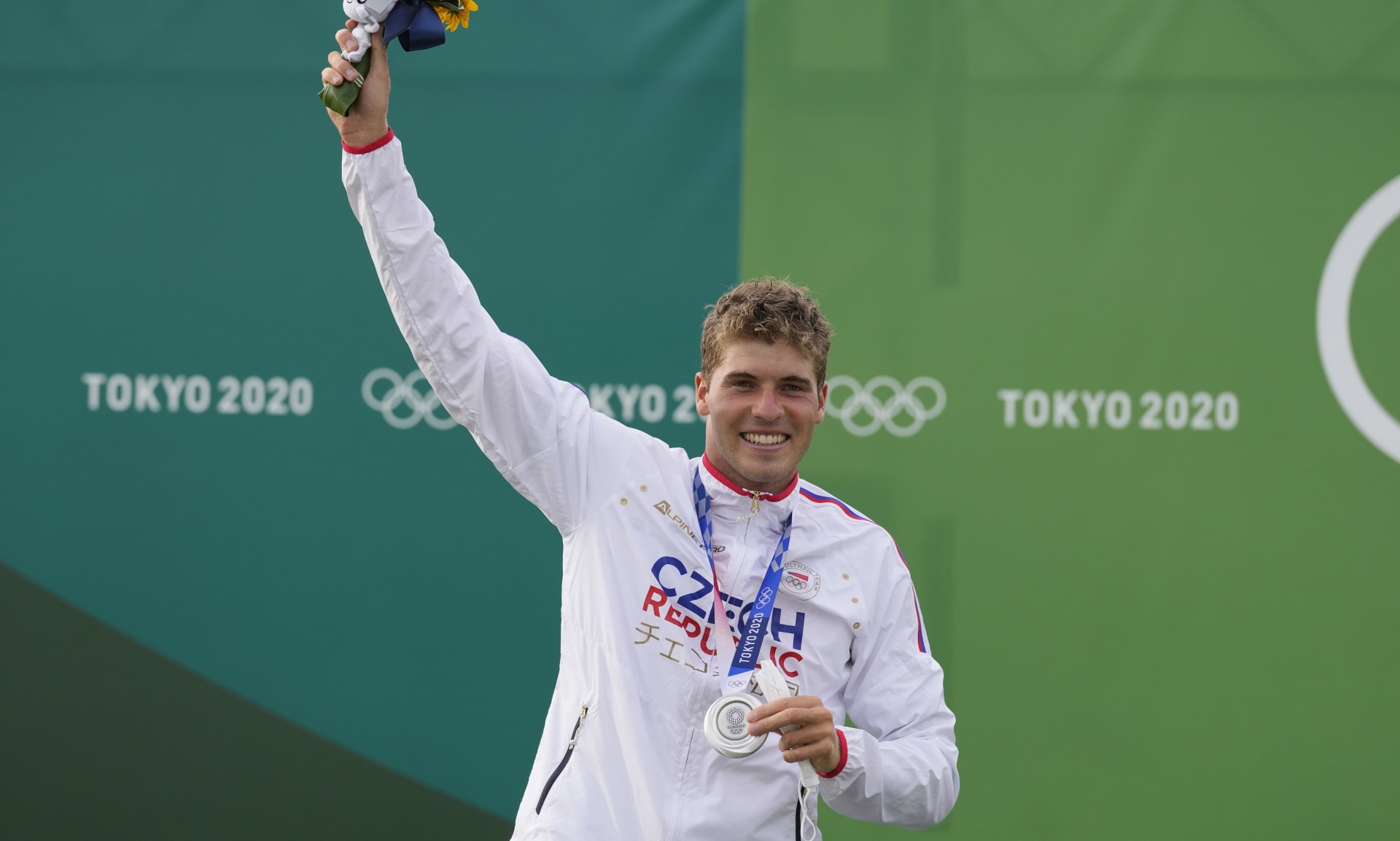 Zatím největší okamžik v kariéře Lukáše Rohana - má olympijské stříbro.