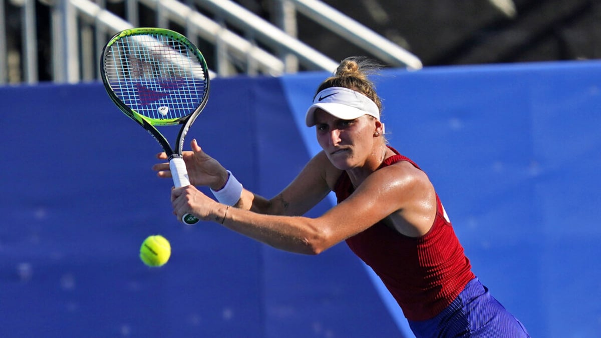 Česká tenistka Markéta Vondroušová postoupila do semifinále olympijského turnaje v Tokiu.