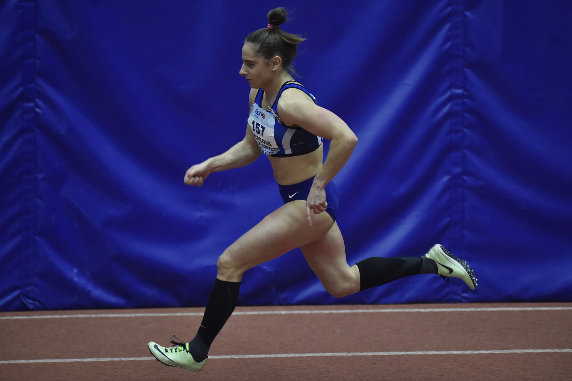 Lada Vondrová je česká atletka.
