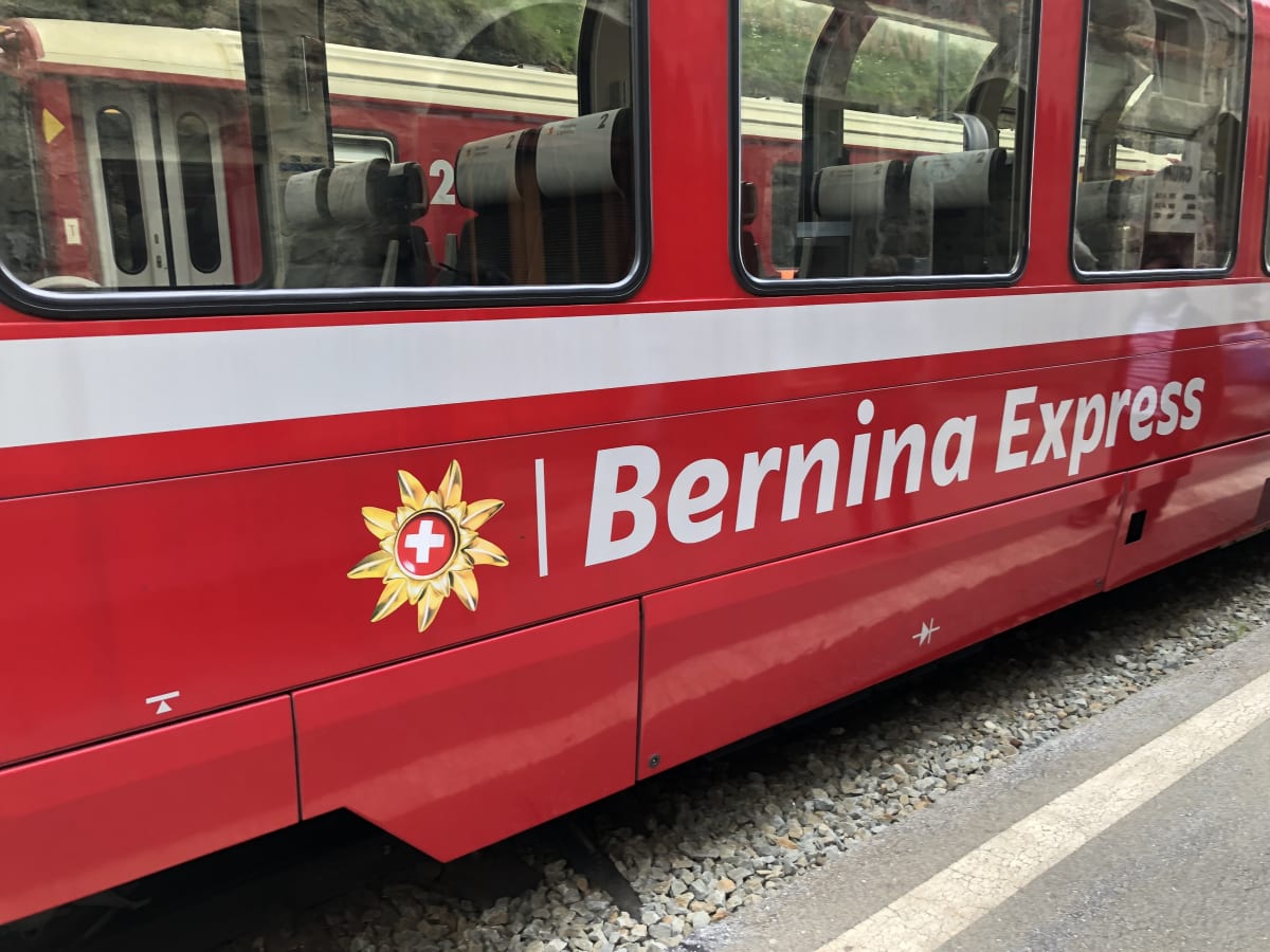 Bernina Express je poznávací značkou švýcarské železnice.