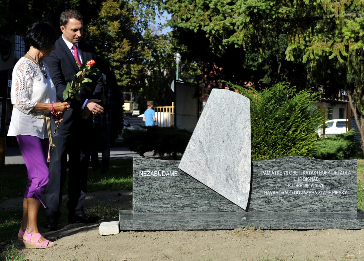 V roce 2014 vznikl na místě nehody pomník na památku obětí.
