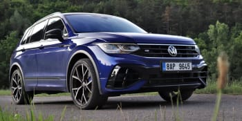 Test: Volkswagen Tiguan R působí v době elektromobility jako auto pro blázny