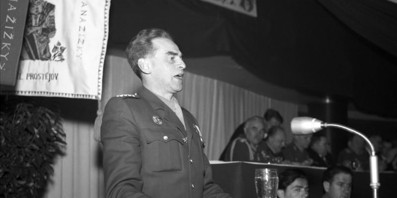 Slánský během proslovu ve Slovanském domě v roce 1946.