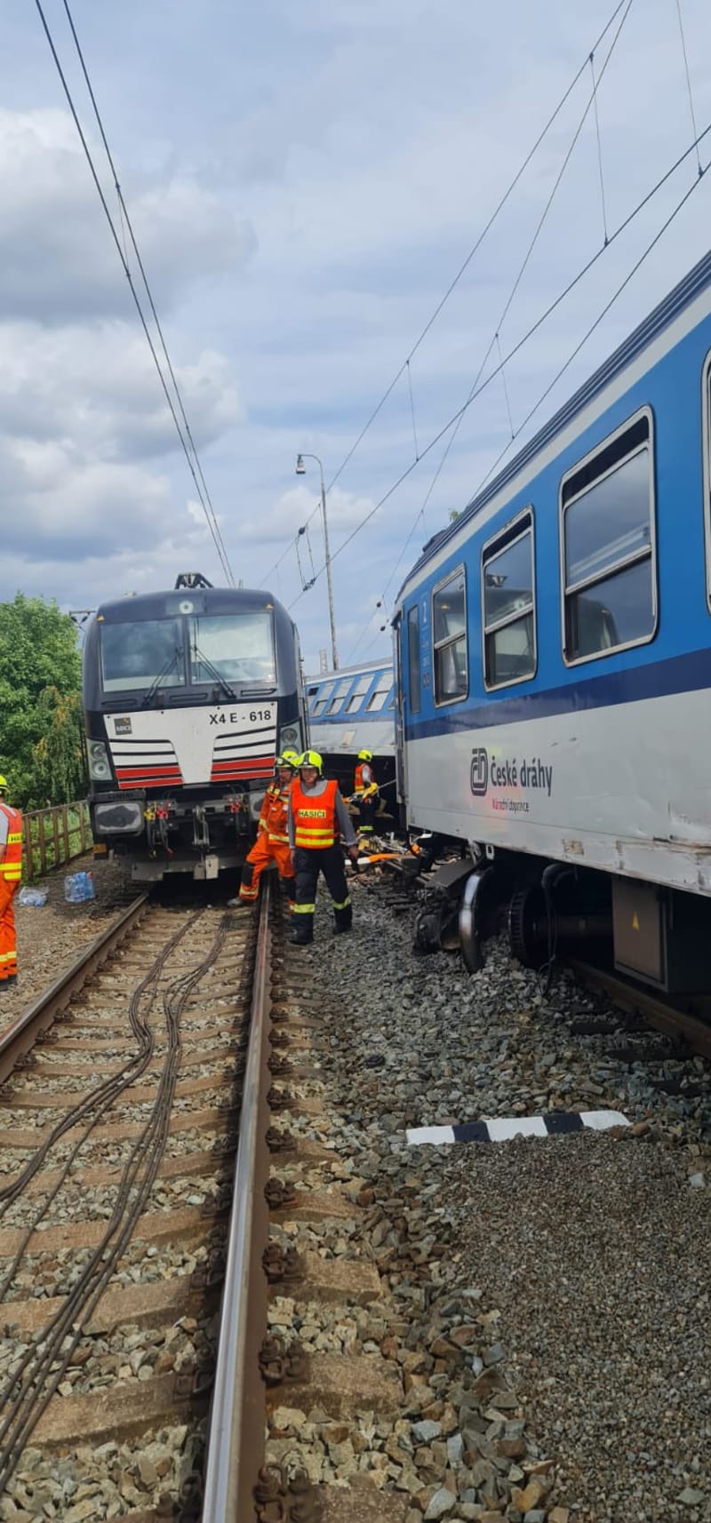 V Němčicích nad Hanou se srazila lokomotiva s osobním vlakem. 