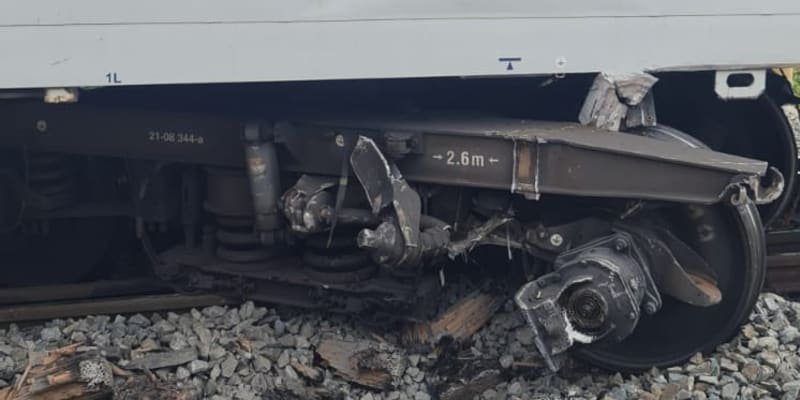 V Němčicích nad Hanou se srazila lokomotiva s osobním vlakem. 
