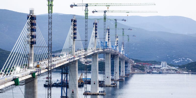 Nový most přemostil hluboký pelješacký záliv, v budoucnu zlepší cestování na jih Chorvatska