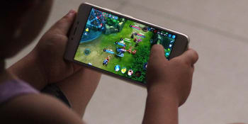 Hry jsou elektronické drogy, řekla Čína. Děti mohou hrát jen 90 minut denně, akcie padají