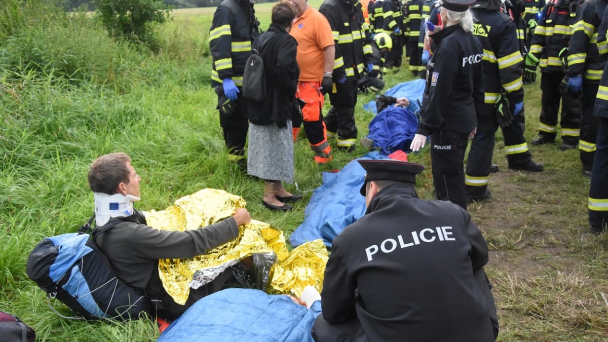 Pět vážně zraněných po srážce vlaků na Domažlicku je mimo ohrožení života.
