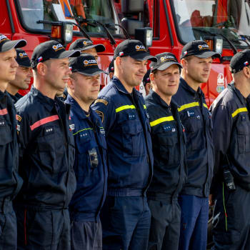 Z Podivína na Břeclavsku vyrazilo 15 vozidel s 36 hasiči, kteří pomohou v Řecku hasit požáry. 