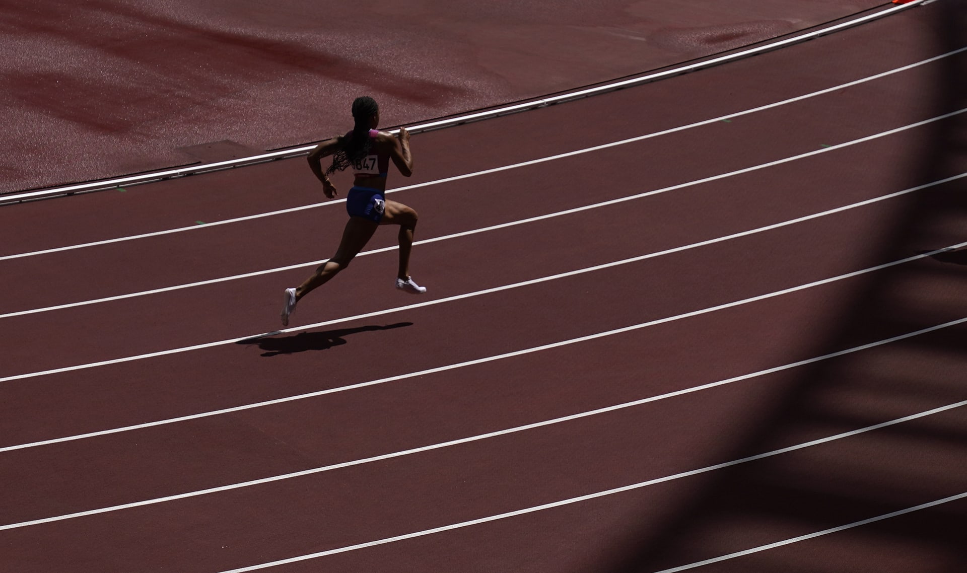 Rychlá jako nikdo. Američanka Allyson Felixová nedávno zažila komplikovaný porod, rozchod s obchodním partnerem. Přesto v Tokiu díky triumfu v závodě na 4x400 metrů získala svou jedenáctou olympijskou medaili, což v historii nedokázala ani žádná jiná atletka, ani žádný jiný americký atlet.