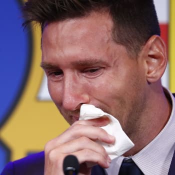 Lionel Messi se v slzách rozloučil s Barcelonou.