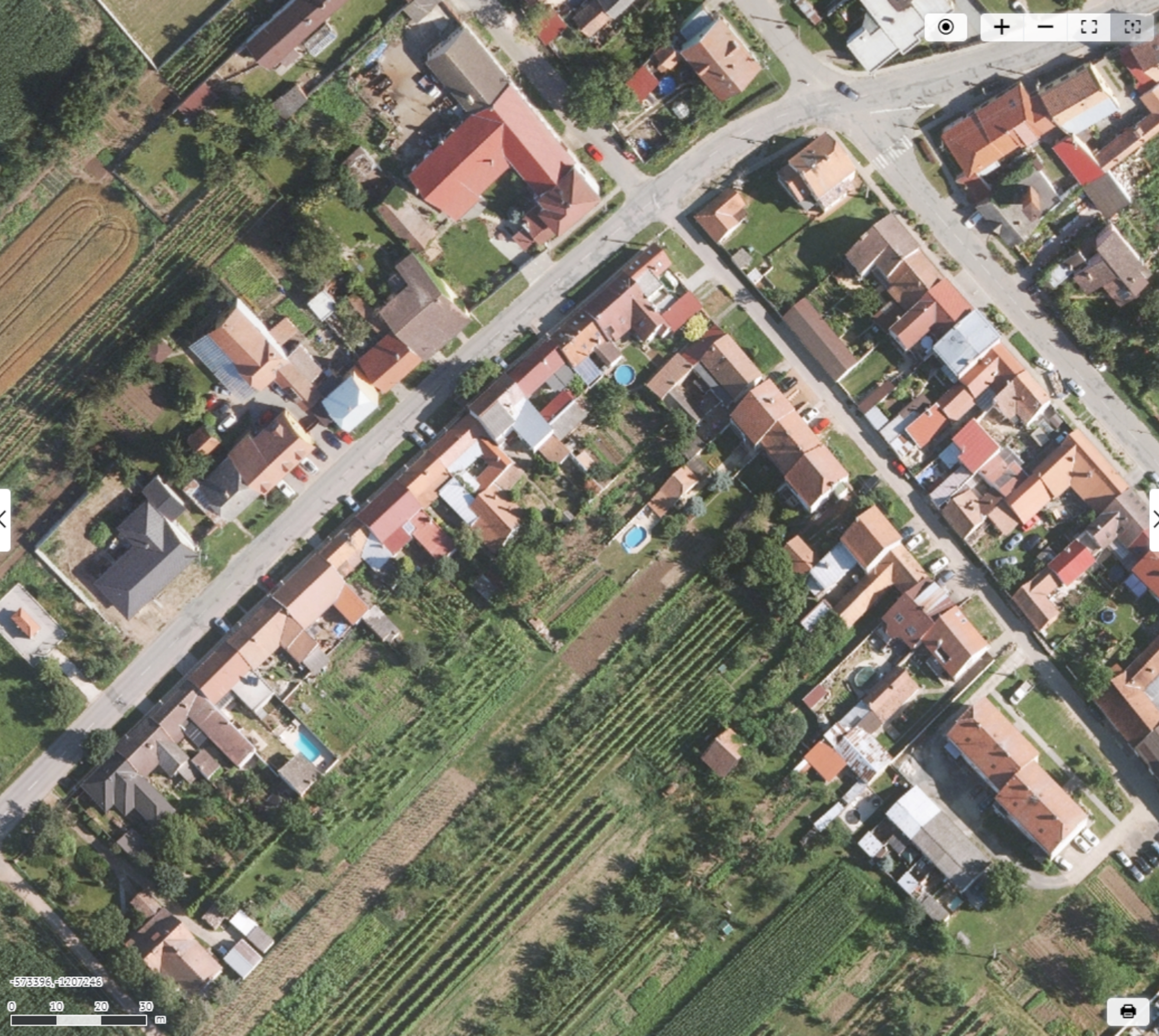 Letecký snímek obce Moravská Nová Ves z roku 2018.