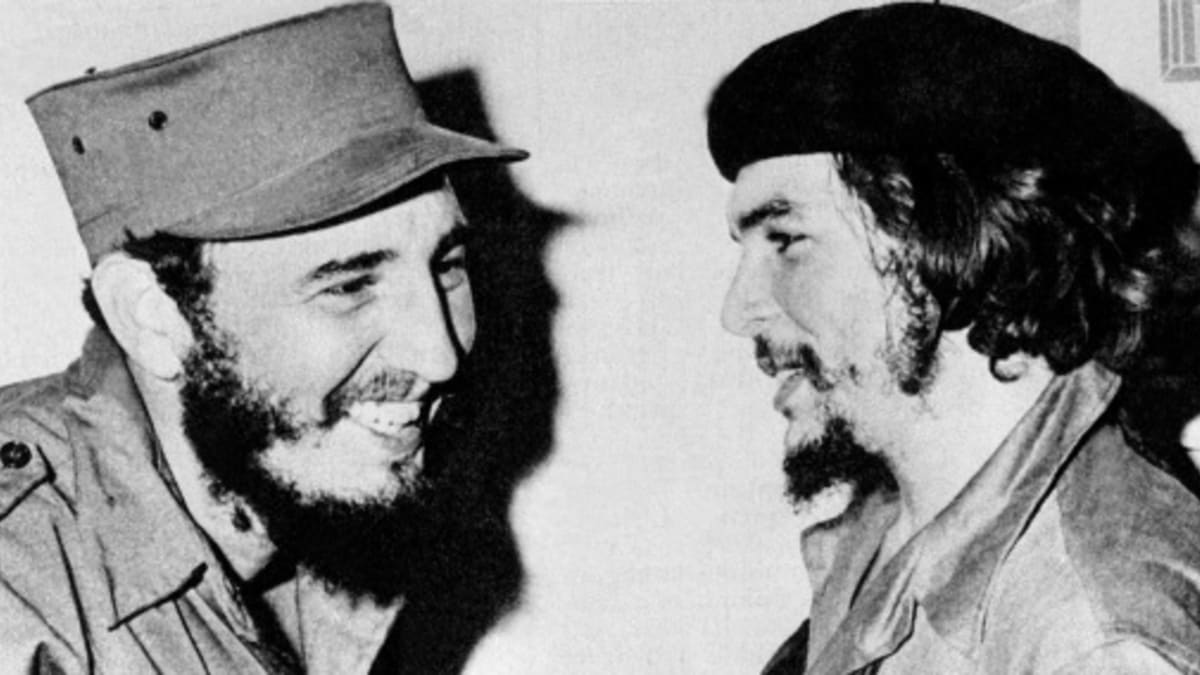 Fidel Castro a Ernesto Guevara během revoluce v roce 1958