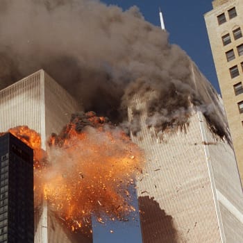 Teroristický útok na věže Světového obchodního centra 11. září 2001 (autor: Chao Soi Cheong)