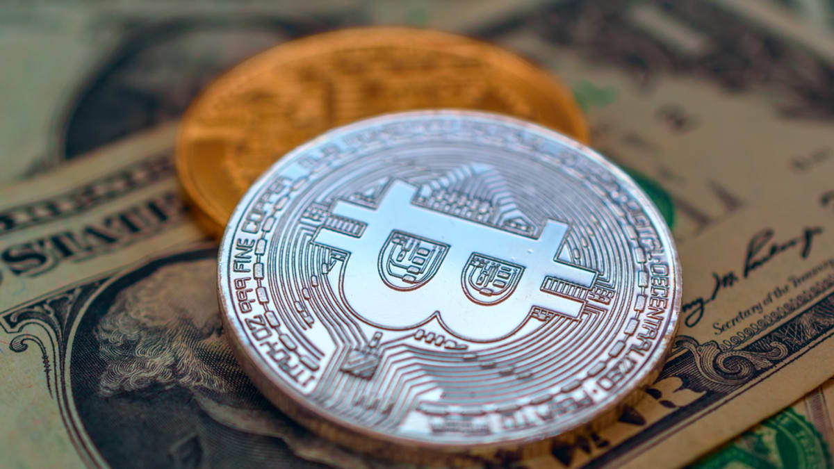 Symbolická mince bitcoinu