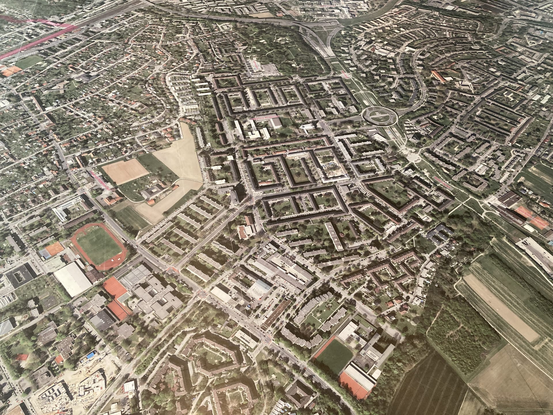 Letecké snímky Lince jasně dokazují, jak je město plné zeleně.