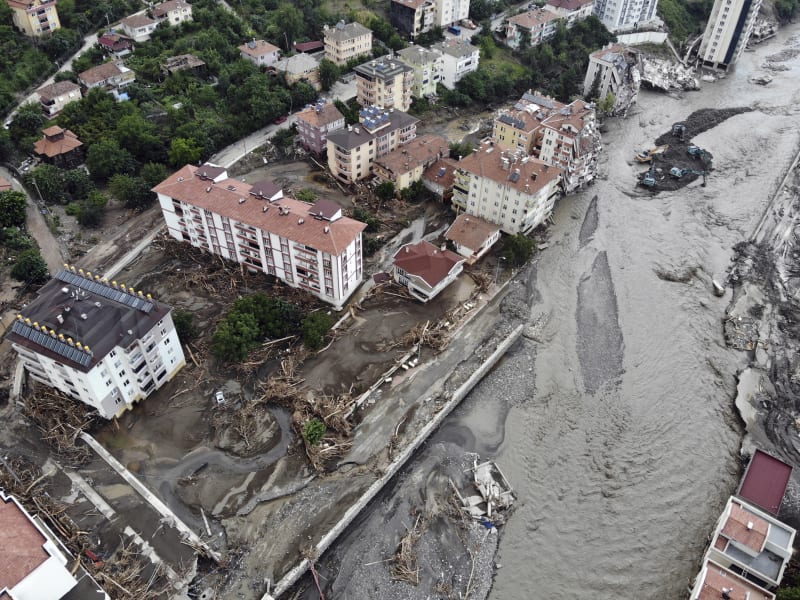 V Turecku si bleskové povodně vyžádaly již 38 obětí.