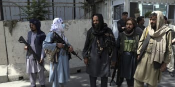 Tálibán pročesává domy a loví odpůrce. Novináři mají na zádech terč, hlásí z Kábulu