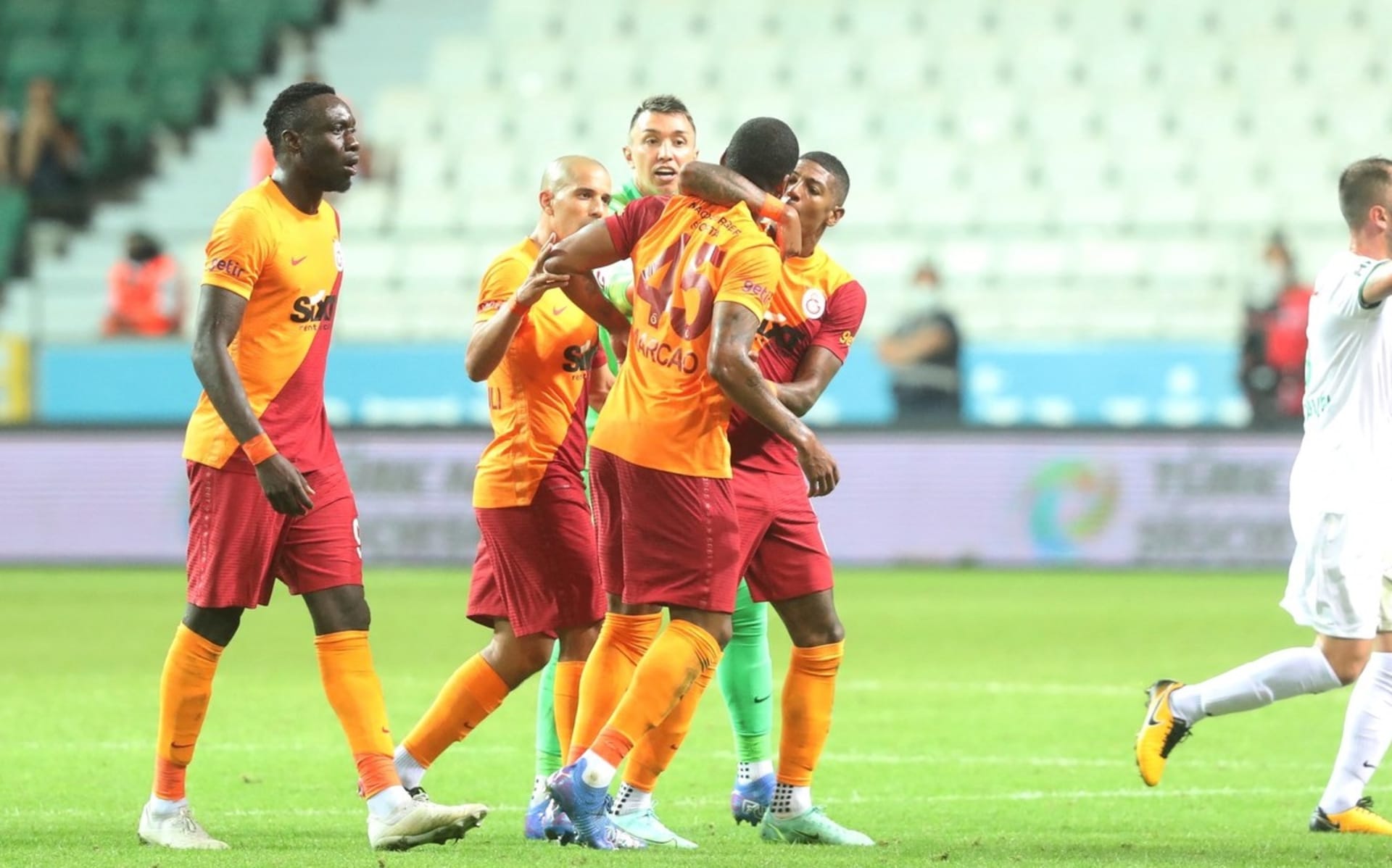Roztržka v týmu Galatasaraye, kterou způsobil brazilský stoper Marcão.