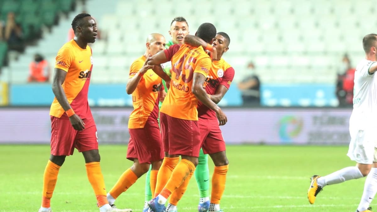 Roztržka v týmu Galatasaraye, kterou způsobil brazilský stoper Marcão.
