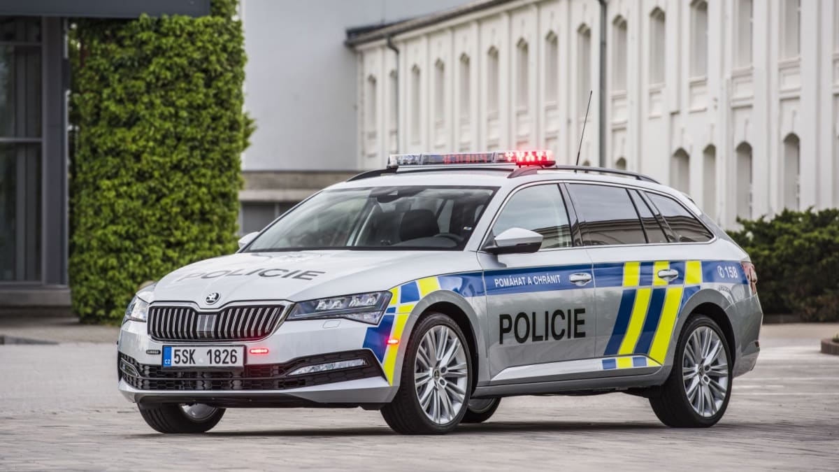 Policejní Škoda Superb Combi 2.0 TSI 4x4